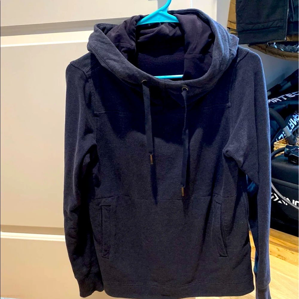 Lululemon woman’s hoodie